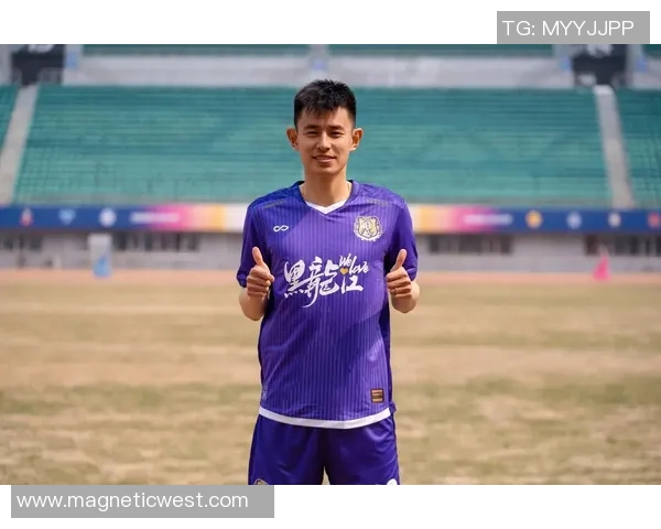 重生为超级足球明星逆袭人生的传奇旅程与荣耀之路